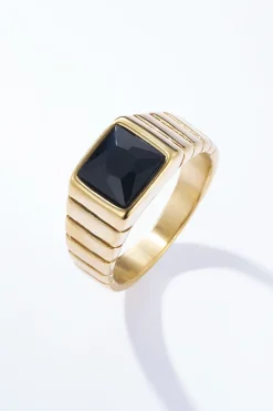 Bague avec pierre de couleur