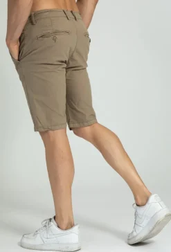 Bermuda chinos