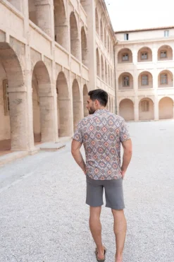 Chemise à imprimé abstrait avec poche