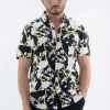 Chemise à manches courtes avec un motif floral abstrait