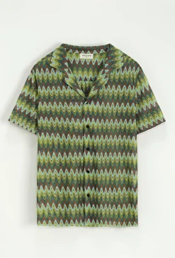 Chemise avec des rayures en zig zag