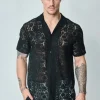 Chemise en dentelle fleurie manches courtes col à revers