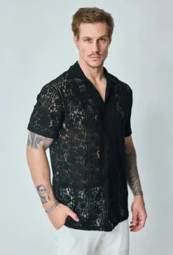 Chemise en dentelle fleurie manches courtes col à revers