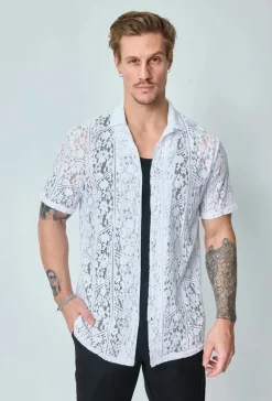 Chemise en dentelle fleurie manches courtes col à revers