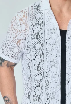 Chemise en dentelle fleurie manches courtes col à revers