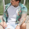 Chemise manches courtes à imprimé tropical