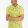 Chemise manches courtes à motifs écriture
