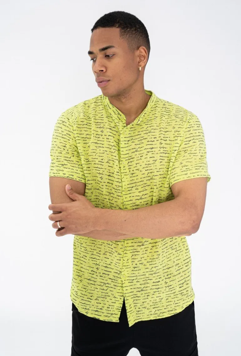 Chemise manches courtes à motifs écriture