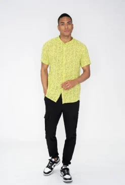 Chemise manches courtes à motifs écriture