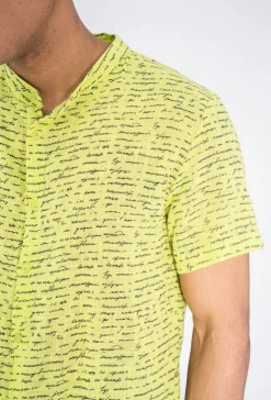 Chemise manches courtes à motifs écriture