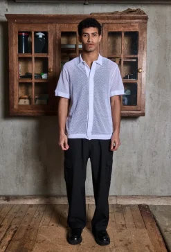 Chemise trouée manches courtes