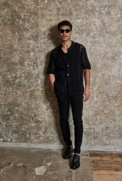 Chemise trouée manches courtes