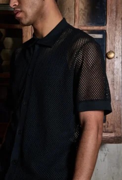 Chemise trouée manches courtes