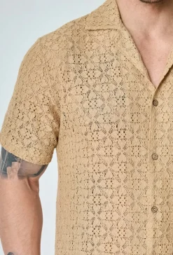 Chemise unie en dentelle manches courtes col à revers