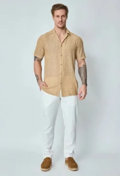 Chemise unie en dentelle manches courtes col à revers