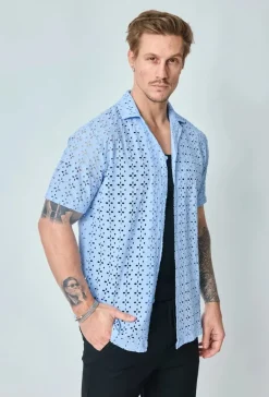 Chemise unie en dentelle manches courtes col à revers