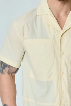 Chemise unie manches courtes