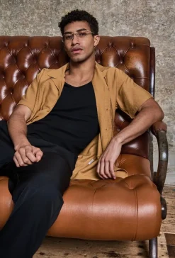 Chemise unie manches courtes