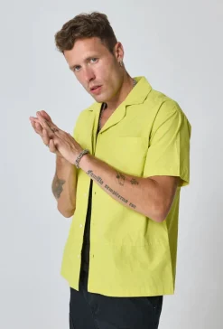 Chemise unie manches courtes