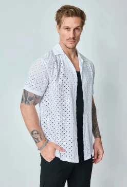 Chemise unie trouée manches courtes