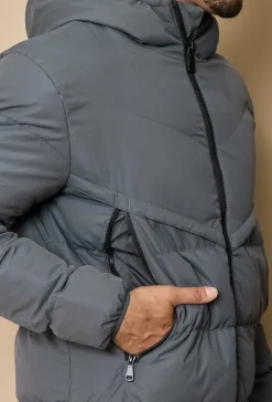 Doudoune à capuche mi-longue