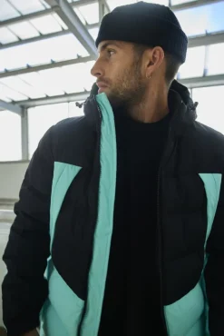 Doudoune bicolore courte à capuche