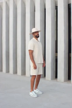 Ensemble chemise et shorts zippé moderne