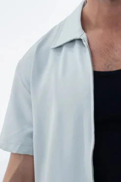 Ensemble chemise et shorts zippé moderne
