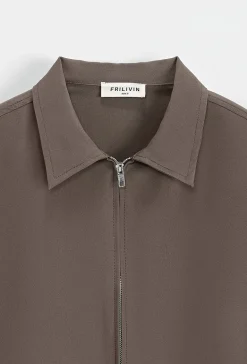 Ensemble chemise et shorts zippé moderne