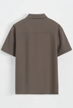 Ensemble chemise et shorts zippé moderne
