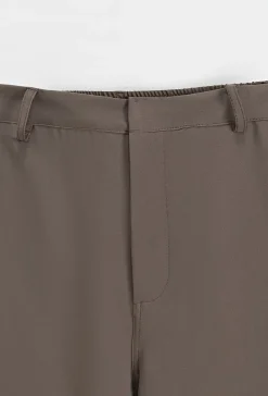 Ensemble chemise et shorts zippé moderne