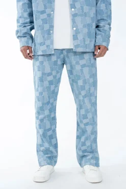 Ensemble chemise pantalon assorti avec un motif de carrés