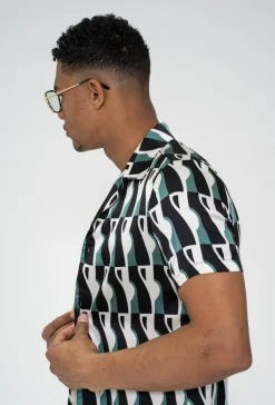 Ensemble chemise short à motifs abstrait