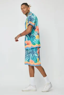 Ensemble exotique aux motifs vifs