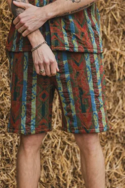 Ensemble short et chemise manche courte a motifs géométriques