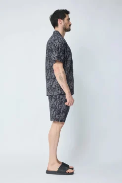 Ensemble short et chemise a motifs bandana