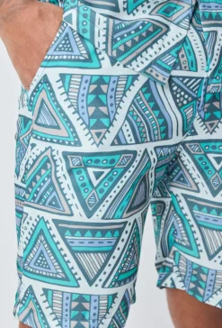Ensemble tribal géométrique