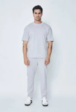 Ensemble uni t-shirt et pantalon