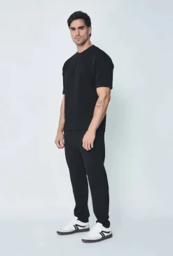 Ensemble uni t-shirt et pantalon