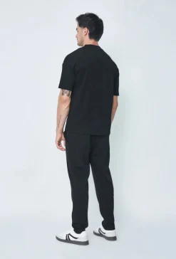 Ensemble uni t-shirt et pantalon