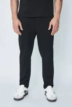 Ensemble uni t-shirt et pantalon
