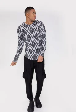 Haut manches longues avec motif baroque