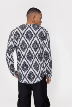 Haut manches longues avec motif baroque