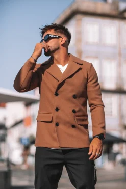 Manteau classique à boutonnage croisé