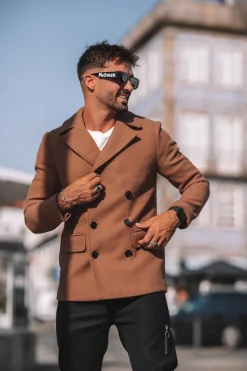 Manteau classique à boutonnage croisé
