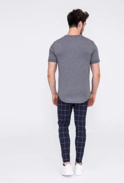 Pantalon à carreaux : style tendance pour homme