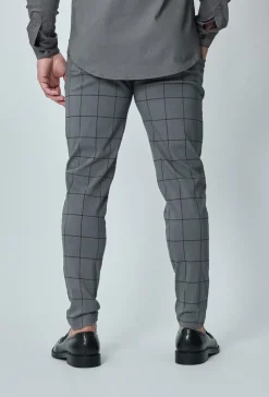 Pantalon à carreaux : style tendance pour homme