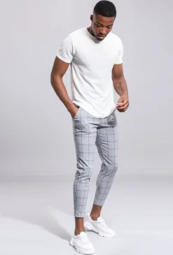 Pantalon à carreaux : style tendance pour homme