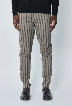 Pantalon chino à rayures