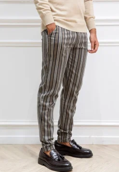 Pantalon chino à rayures